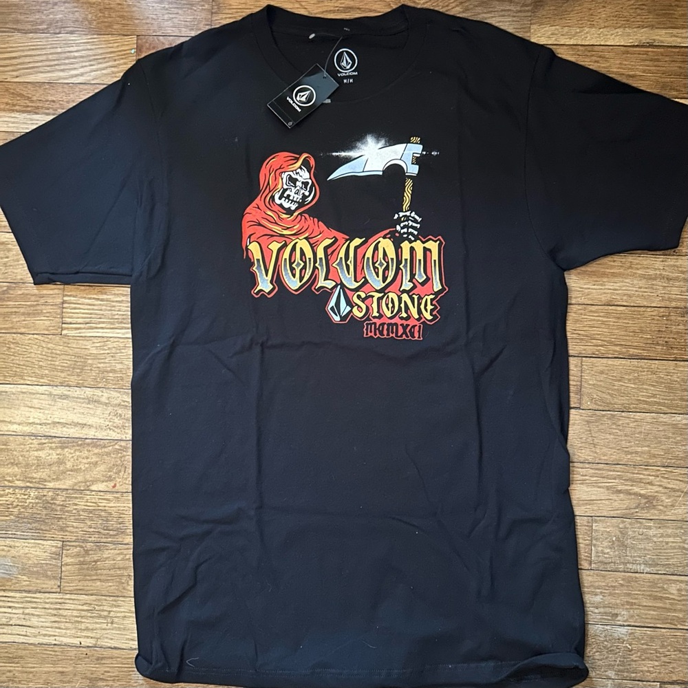 BNWT VOLCOM T-SHIRT